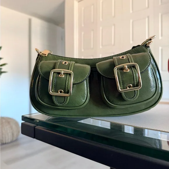 Coach Green Ashton Leather Shoulder Bag with Gold Accents - Picture 2 of 6